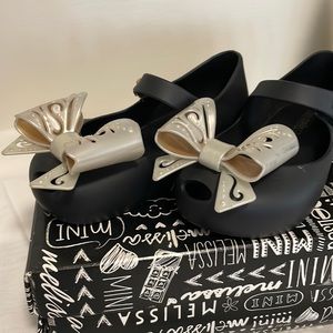 Mini Melissa Ultragirl Black/Gold Size 7 Toddler